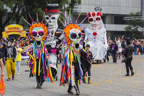  奧斯卡·瓦爾迪斯在墨西哥城的「文化之春」：打破沈寂，點燃希望